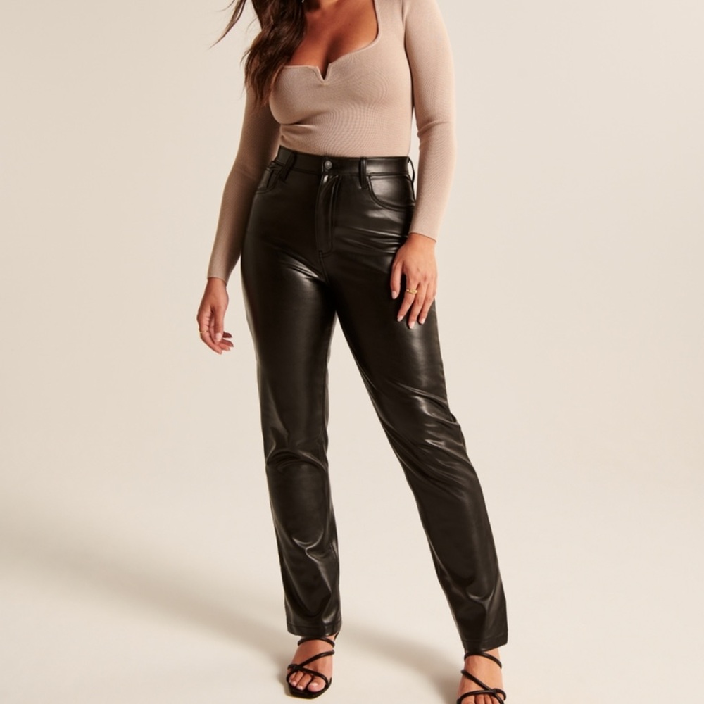 Abercrombie & Fitch curve love vegan leather 90s straight pant